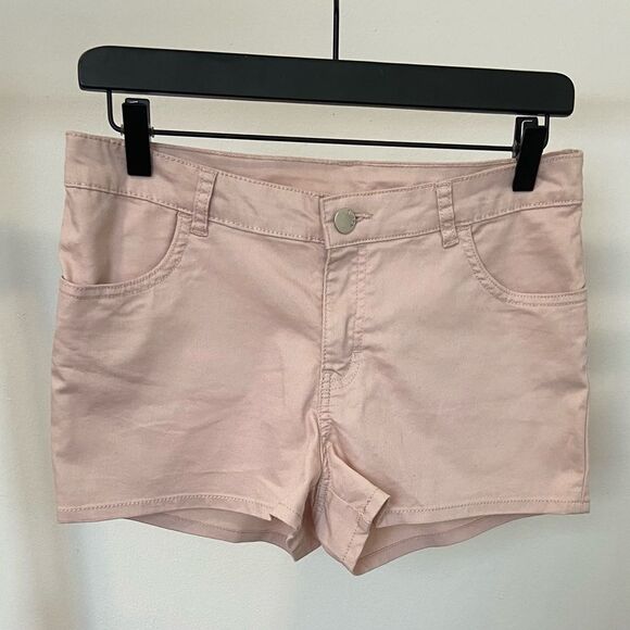 H&M Light Pink Shorts - Picture 1 of 9